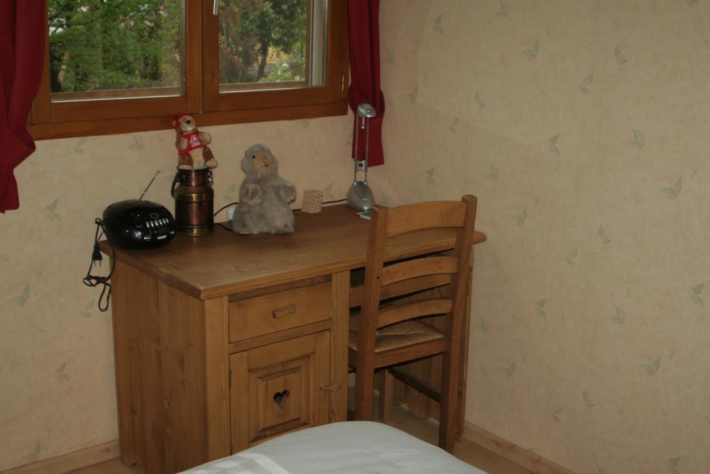 Chambre D'Hotes "Les Crets" Mercury-Gémilly Εξωτερικό φωτογραφία