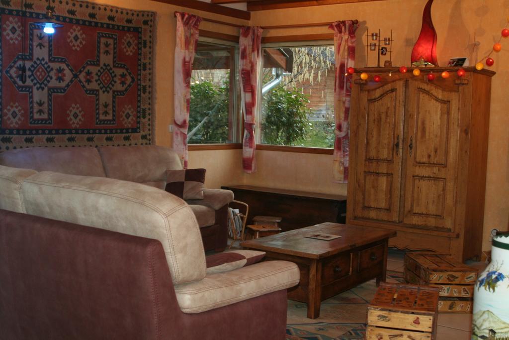 Chambre D'Hotes "Les Crets" Mercury-Gémilly Εξωτερικό φωτογραφία